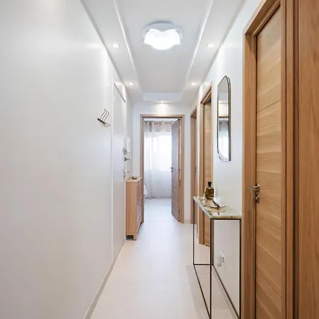 Juan-les-pins , T3 Luxe , Garage , 2 Min *